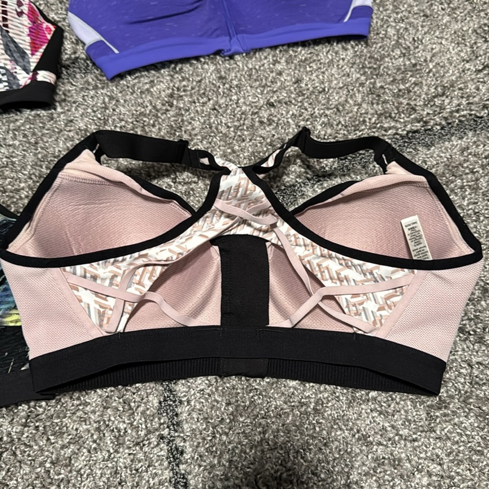 Victoria’s Secret Victoria Sport Bras 34C - Picture 5 of 10